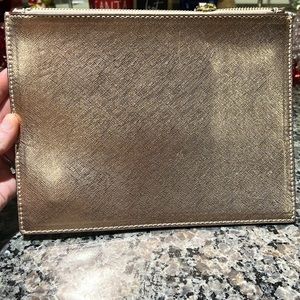 BANANA REPUBLIC TWO TONE GOLD AND ROSE GOLD DOUBLE ZIP CLUTCH